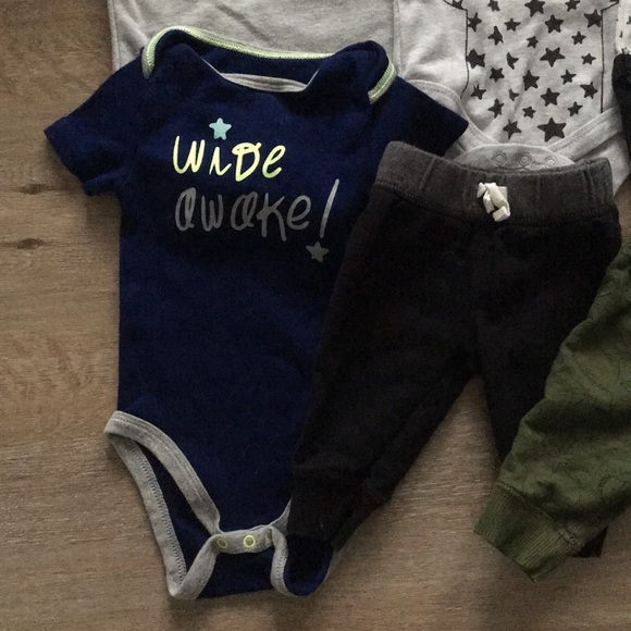 Onesies and pants bundle - Picture 4 of 5